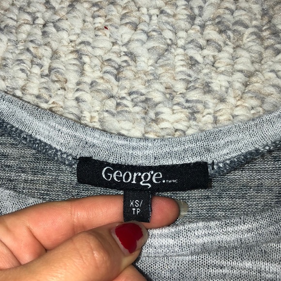 Grey shirt - Picture 4 of 4